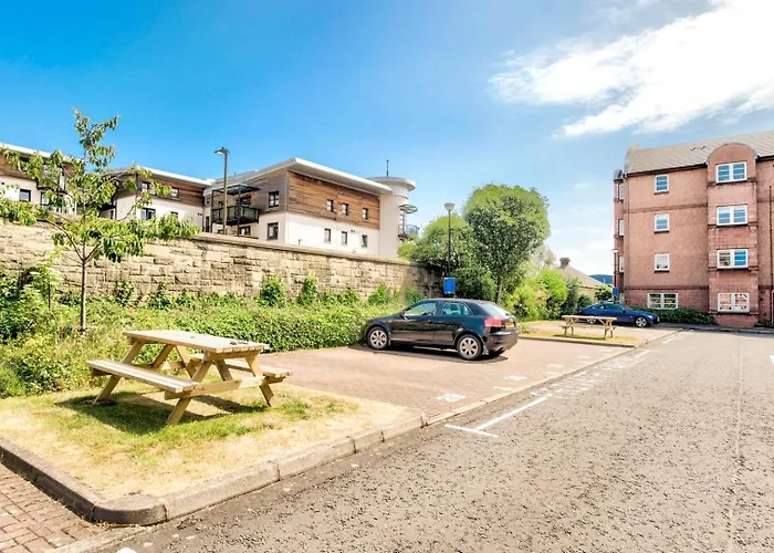 Guestready - Stylish Apt W/ Parking Near Edinburgh